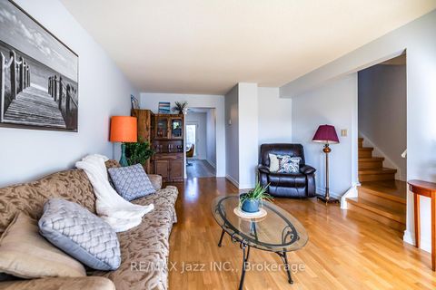 Photo 6 at 810 Kilkenny Court, Vanier, Oshawa