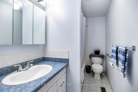 Photo 16 at 810 Kilkenny Court, Vanier, Oshawa