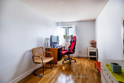 Photo 20 at 810 Kilkenny Court, Vanier, Oshawa