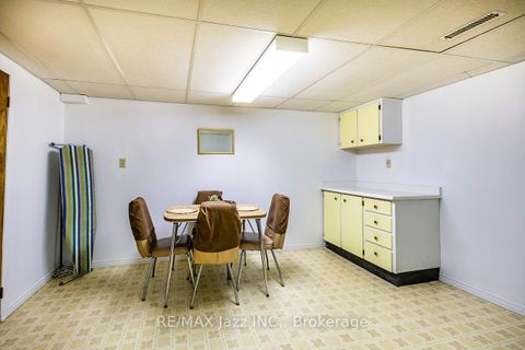 Photo 23 at 810 Kilkenny Court, Vanier, Oshawa