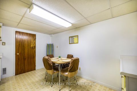 Photo 25 at 810 Kilkenny Court, Vanier, Oshawa