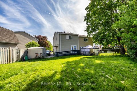 Photo 28 at 810 Kilkenny Court, Vanier, Oshawa