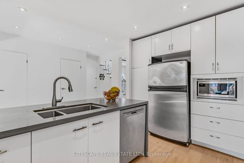 Photo 10 at 555 Castlefield Avenue, Forest Hill North, Toronto