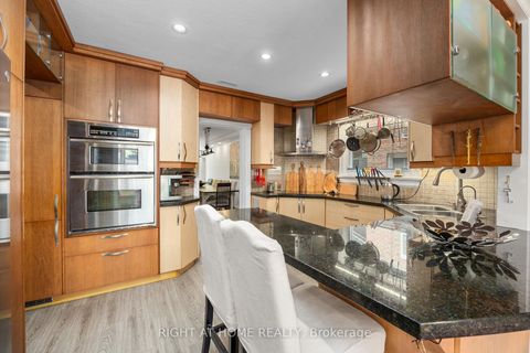 Photo 7 at 107 Otter Crescent, Nortown, Toronto