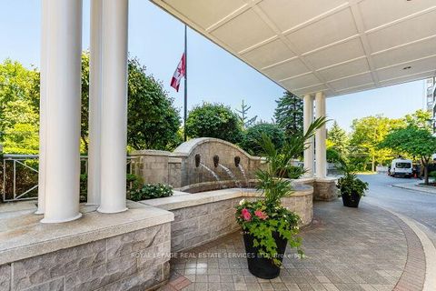 Photo 2 at 709 - 1 Aberfoyle Crescent, City Centre West, Toronto