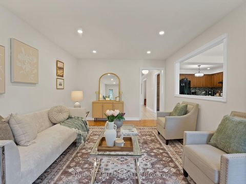 Photo 13 at 40 Sisman Avenue, Aurora Highlands, Aurora
