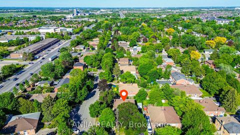 Photo 2 at 222 Elka Drive, Crosby, Richmond Hill