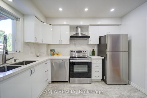 Photo 13 at 222 Elka Drive, Crosby, Richmond Hill