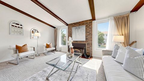 Photo 6 at 140 Goldhawk Trail, Milliken, Toronto