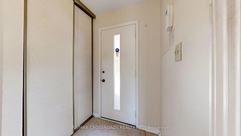 Photo 15 at 140 Goldhawk Trail, Milliken, Toronto