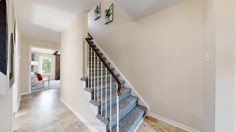 Photo 16 at 140 Goldhawk Trail, Milliken, Toronto