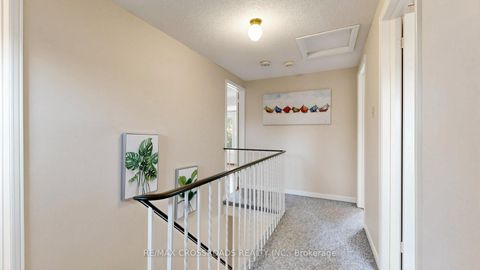 Photo 17 at 140 Goldhawk Trail, Milliken, Toronto