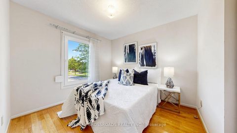 Photo 21 at 140 Goldhawk Trail, Milliken, Toronto
