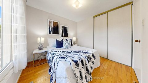 Photo 22 at 140 Goldhawk Trail, Milliken, Toronto