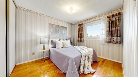 Photo 24 at 140 Goldhawk Trail, Milliken, Toronto