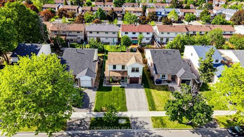 Photo 34 at 140 Goldhawk Trail, Milliken, Toronto