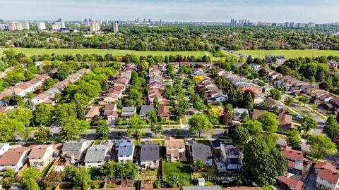 Photo 41 at 140 Goldhawk Trail, Milliken, Toronto