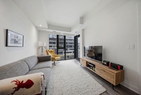 Photo 12 at 515 - 840 St Clair Avenue W, Oakwood Village, Toronto