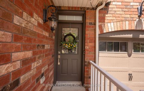 Photo 3 at 283 Kirkvalley Crescent, Bayview Wellington, Aurora