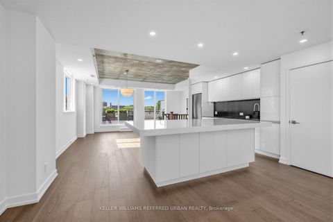 Photo 7 at 422 - 20 Minowan Miikan Lane, Little Portugal, Toronto