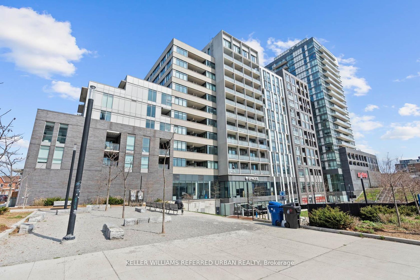 422 - 20 Minowan Miikan Lane, Little Portugal, Toronto 