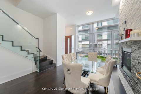 Photo 2 at TH05 - 101 Erskine Avenue, Mount Pleasant West, Toronto