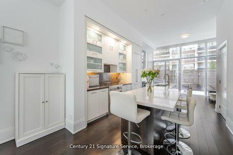 Photo 4 at TH05 - 101 Erskine Avenue, Mount Pleasant West, Toronto