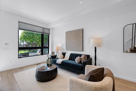 Photo 1 at 39 Coleridge Avenue, Lumsden, Toronto