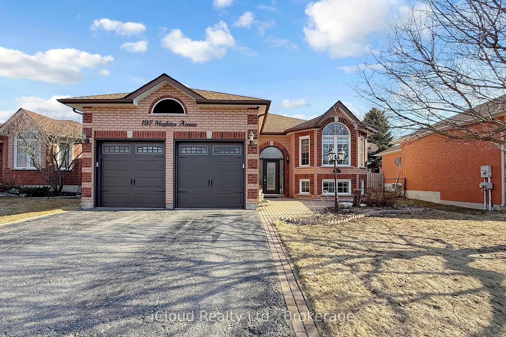 197 Mapleton Avenue, Holly, Barrie photo number 2