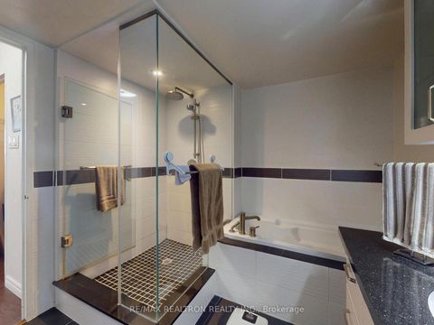Photo 18 at 1208 - 5 Kenneth Avenue, Willowdale East, Toronto