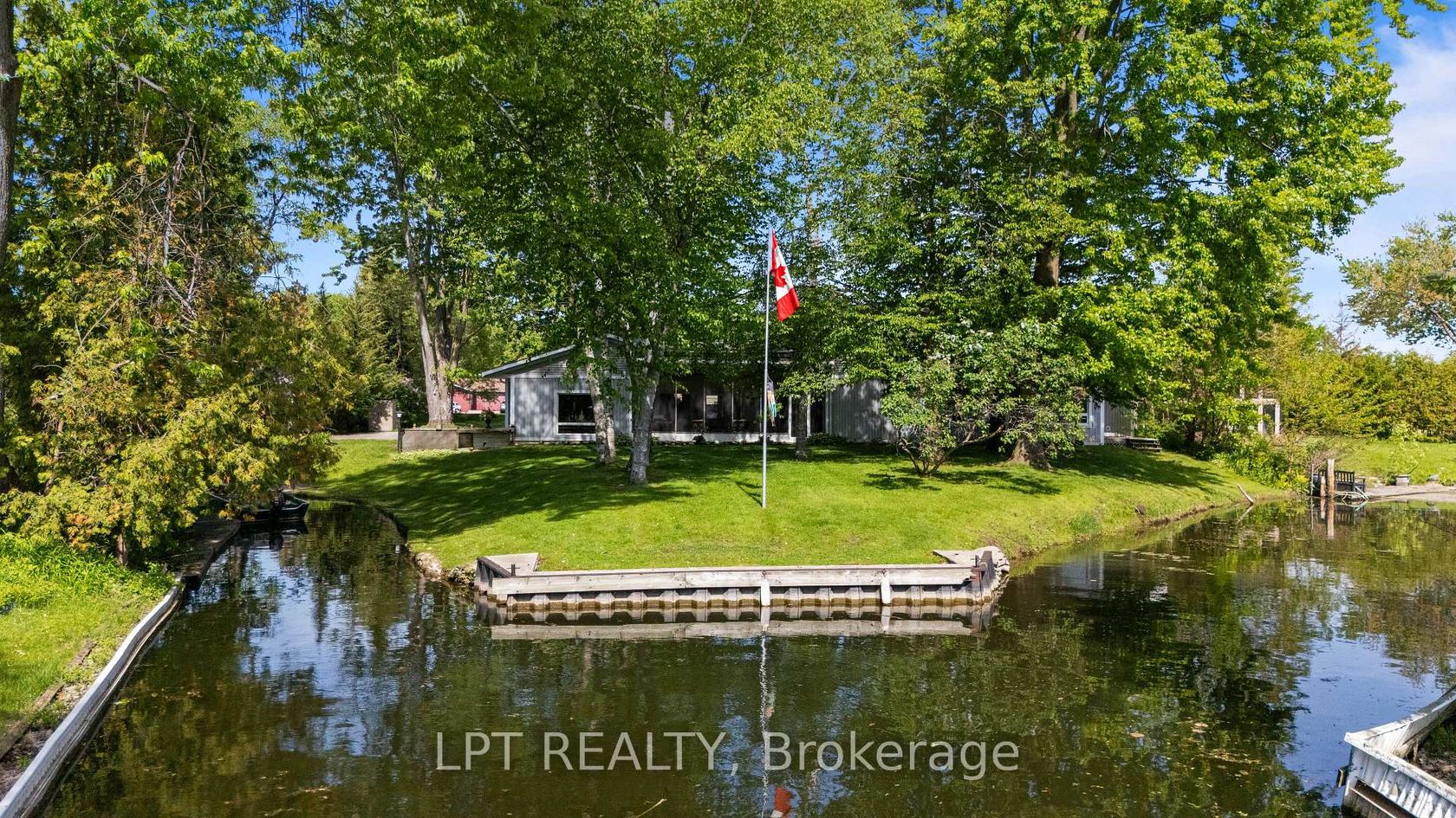204 The Queensway S, Keswick South, Georgina photo number 2