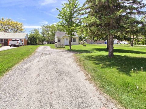Photo 2 at 9 Riverglen Drive, Keswick South, Georgina