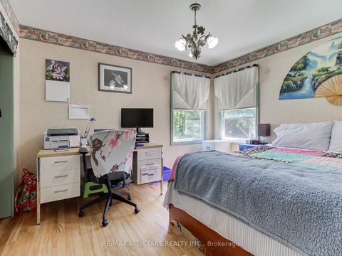 Photo 10 at 9 Riverglen Drive, Keswick South, Georgina