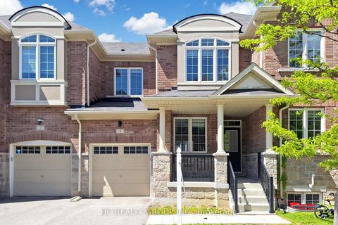 Photo 1 at 4 Sand Hill Mews, Patterson, Vaughan
