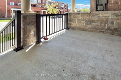 Photo 2 at 4 Sand Hill Mews, Patterson, Vaughan