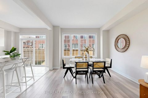 Photo 6 at 4 Sand Hill Mews, Patterson, Vaughan