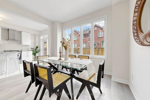 Photo 7 at 4 Sand Hill Mews, Patterson, Vaughan