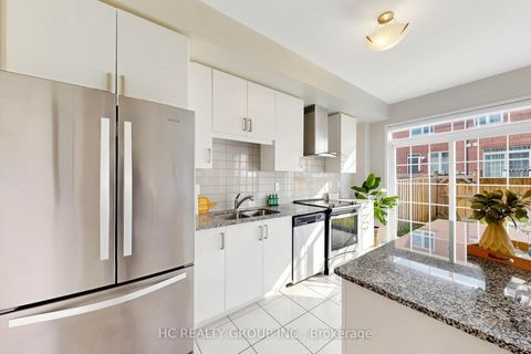 Photo 11 at 4 Sand Hill Mews, Patterson, Vaughan