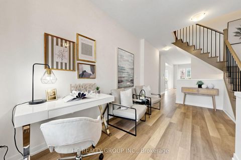 Photo 14 at 4 Sand Hill Mews, Patterson, Vaughan