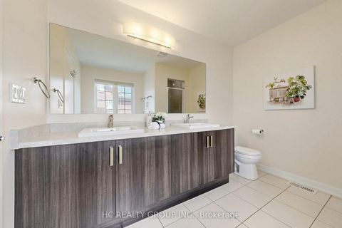 Photo 19 at 4 Sand Hill Mews, Patterson, Vaughan