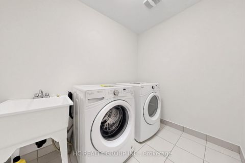 Photo 25 at 4 Sand Hill Mews, Patterson, Vaughan