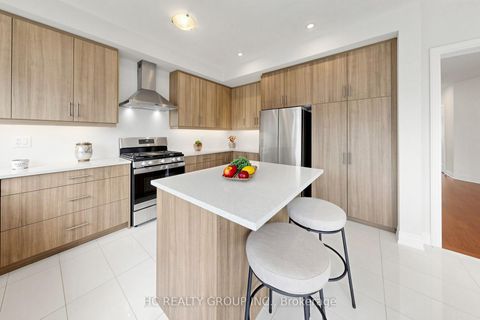 Photo 15 at 79 Silk Twist Drive, Holland Landing, East Gwillimbury