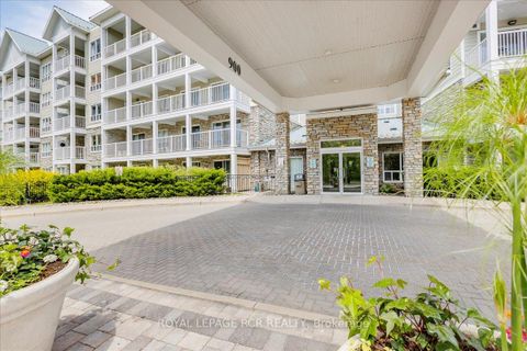 Photo 2 at 212 - 900 Bogart Mill Trail, College Manor, Newmarket