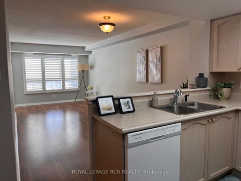 Photo 5 at 212 - 900 Bogart Mill Trail, College Manor, Newmarket