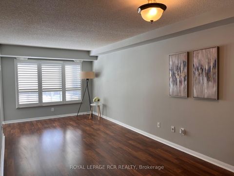 Photo 6 at 212 - 900 Bogart Mill Trail, College Manor, Newmarket