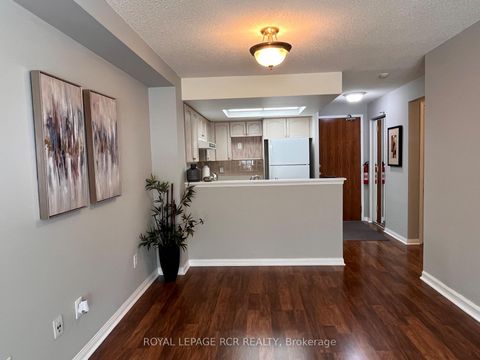 Photo 7 at 212 - 900 Bogart Mill Trail, College Manor, Newmarket