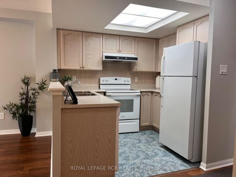 Photo 9 at 212 - 900 Bogart Mill Trail, College Manor, Newmarket