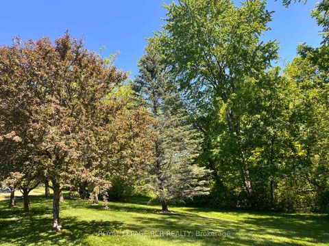 Photo 22 at 212 - 900 Bogart Mill Trail, College Manor, Newmarket