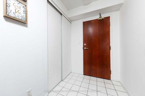 Photo 2 at 909 - 35 Empress Avenue, Willowdale East, Toronto