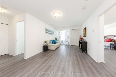 Photo 11 at 909 - 35 Empress Avenue, Willowdale East, Toronto